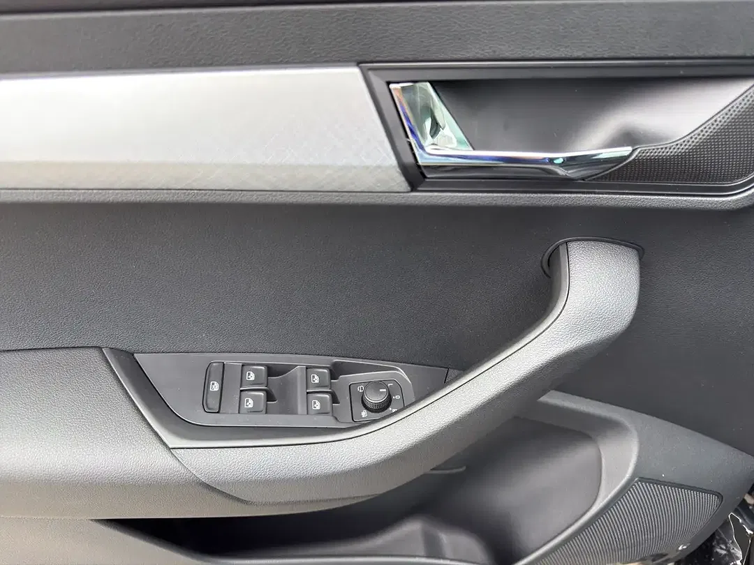 Skoda Karoq - Thumbnail 10
