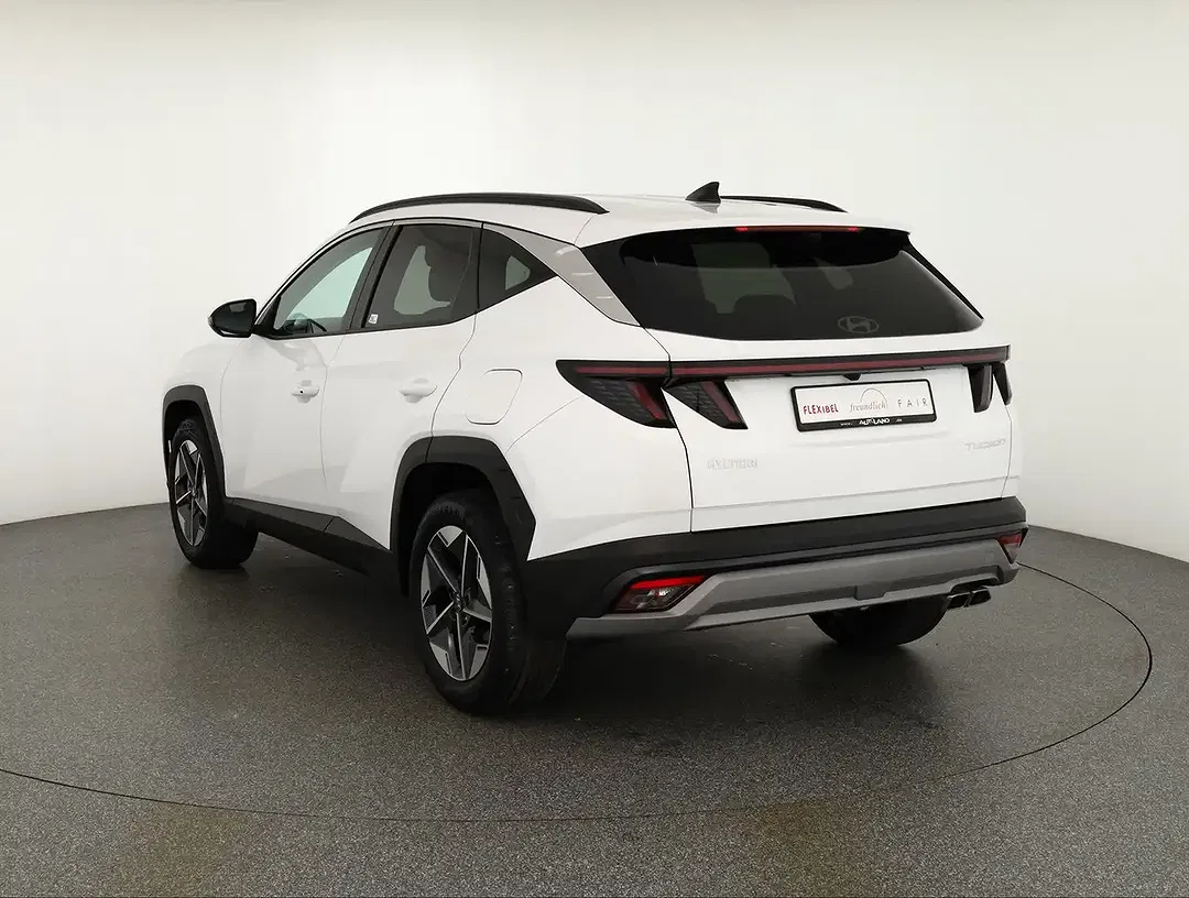 Hyundai TUCSON - Thumbnail 2