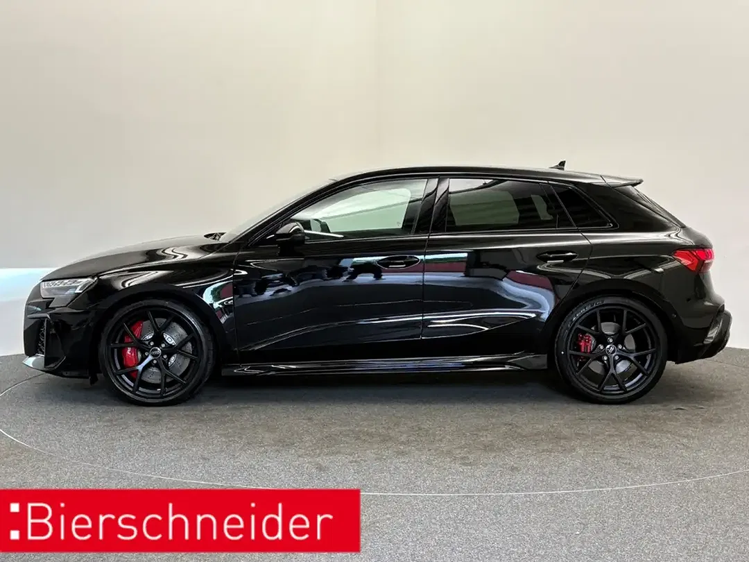 Audi RS3 - Thumbnail 3