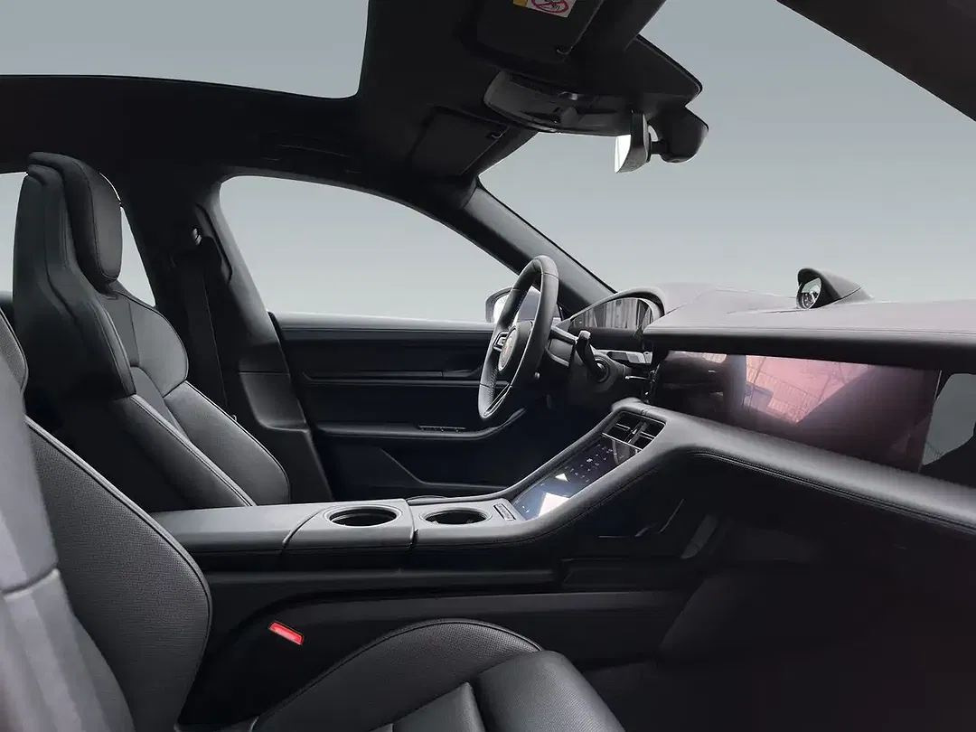 Porsche Taycan - Thumbnail 15