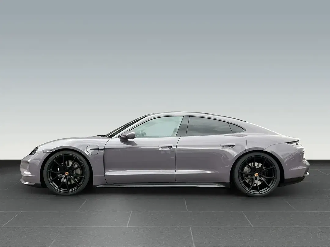 Porsche Taycan - Thumbnail 2