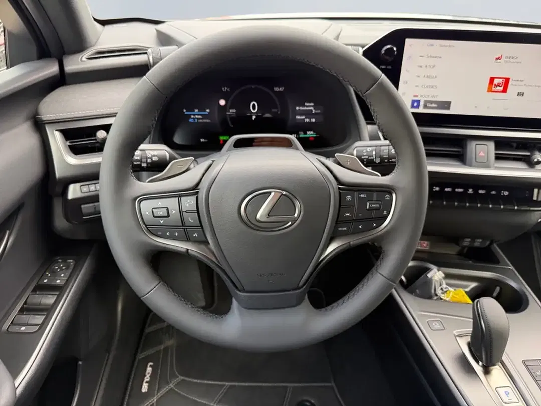 Lexus UX 300e - Thumbnail 10