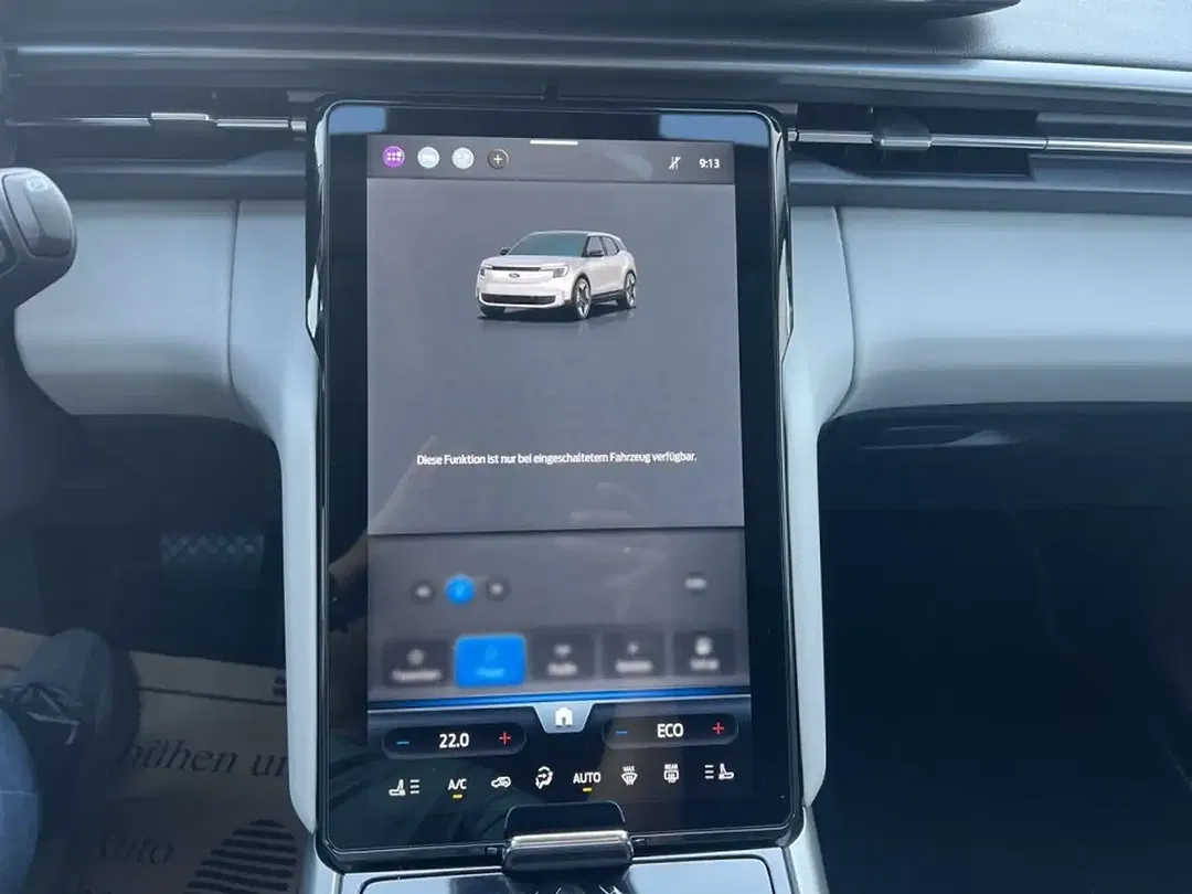 Ford Explorer - Thumbnail 8