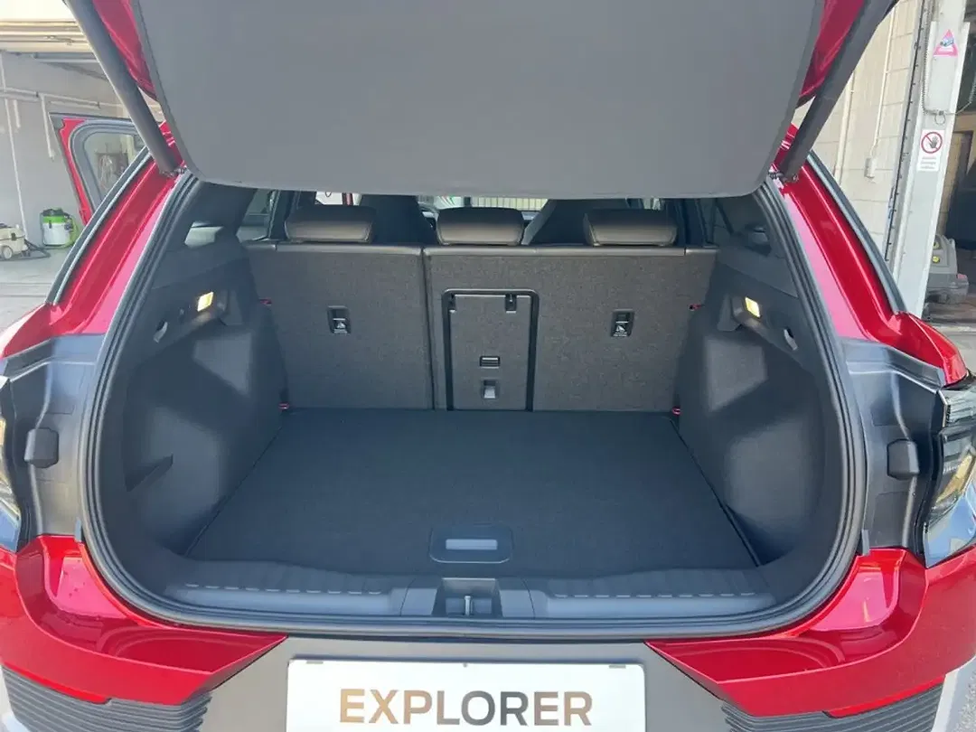Ford Explorer - Thumbnail 9