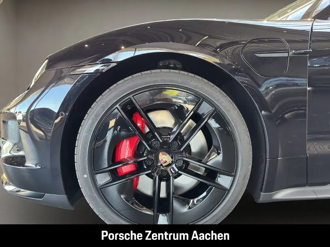 Porsche Taycan - Thumbnail 10