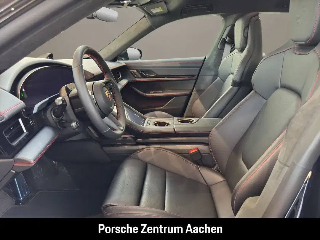 Porsche Taycan - Thumbnail 11