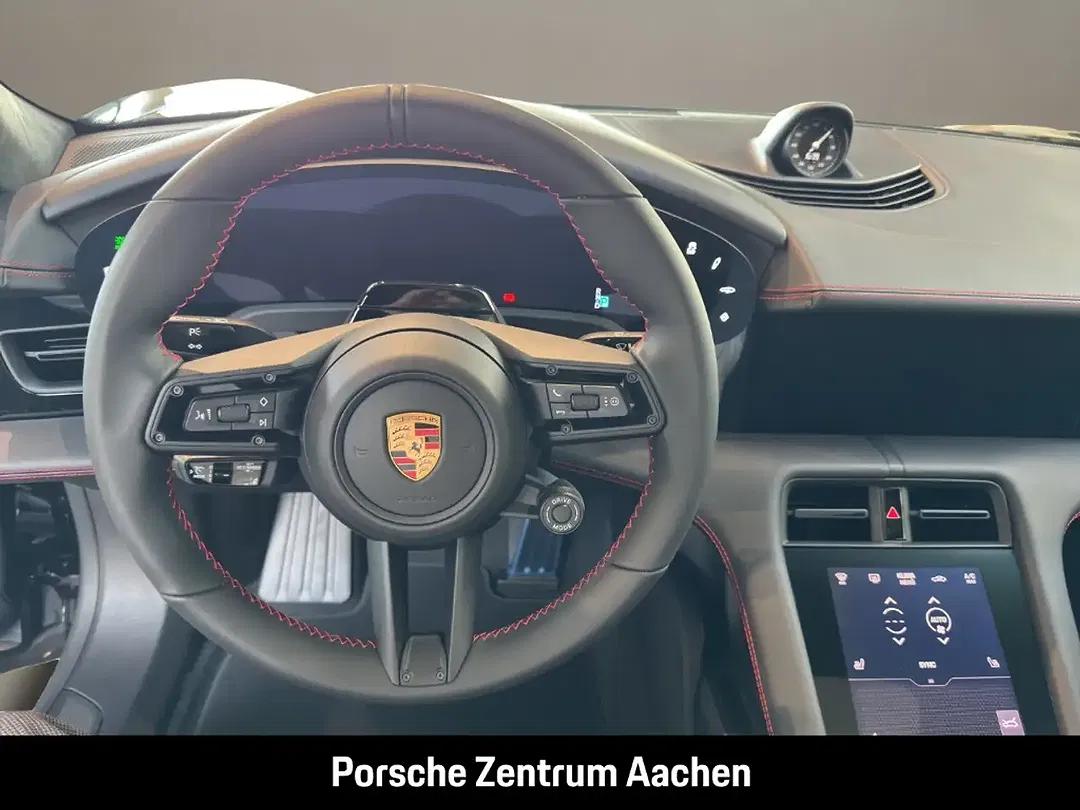 Porsche Taycan - Thumbnail 13