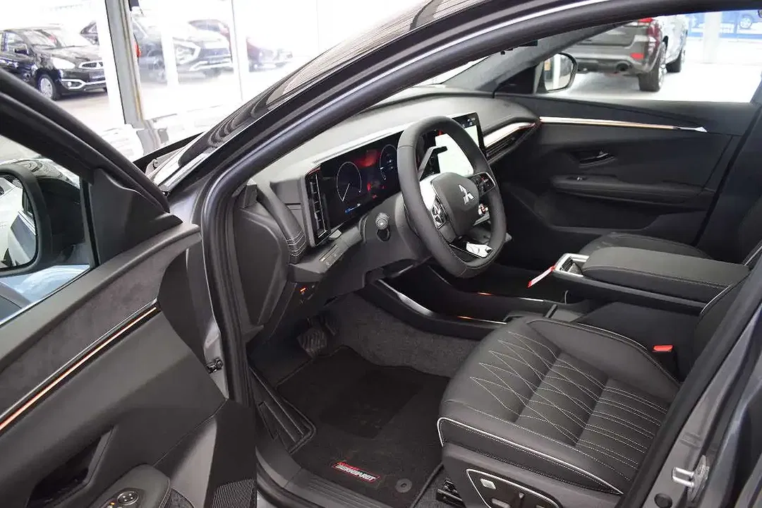 Mitsubishi Eclipse Cross - Thumbnail 8