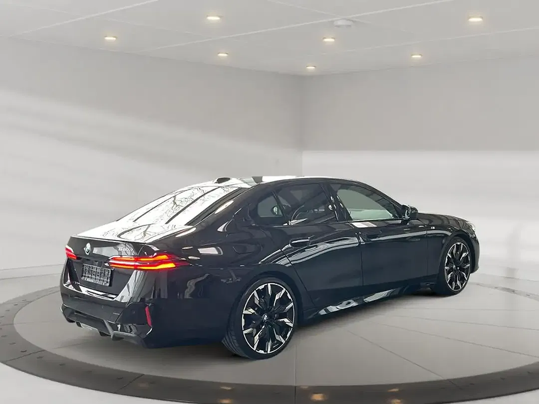BMW 520 - Thumbnail 2
