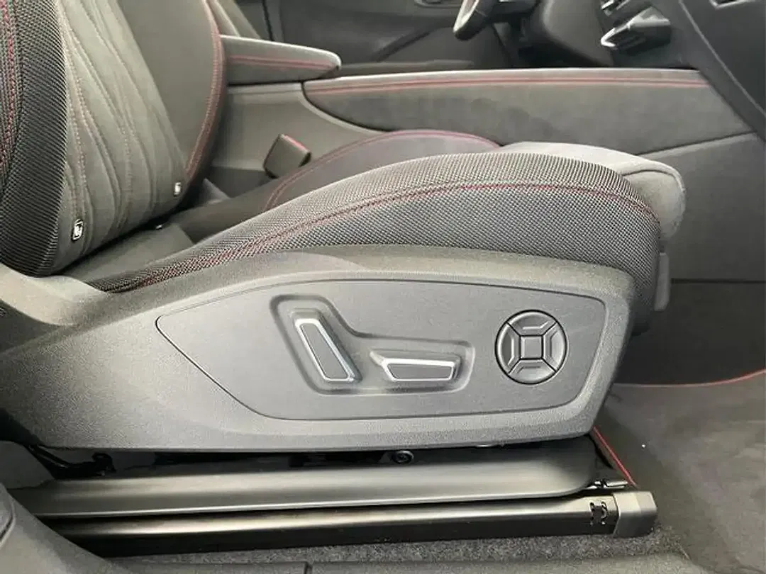 Audi Q3 - Thumbnail 15
