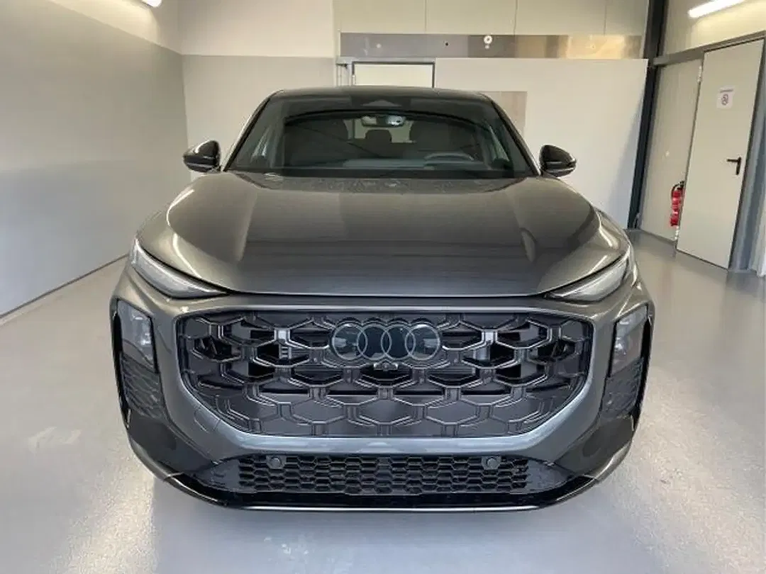 Audi Q3 - Thumbnail 2