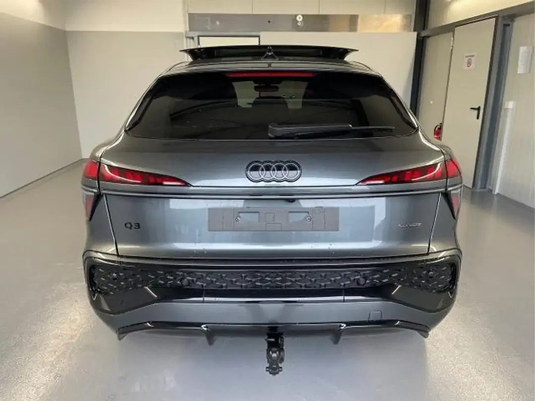 Audi Q3 - Thumbnail 5