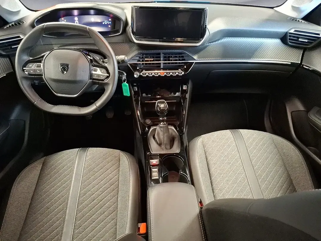 Peugeot 208 - Thumbnail 9