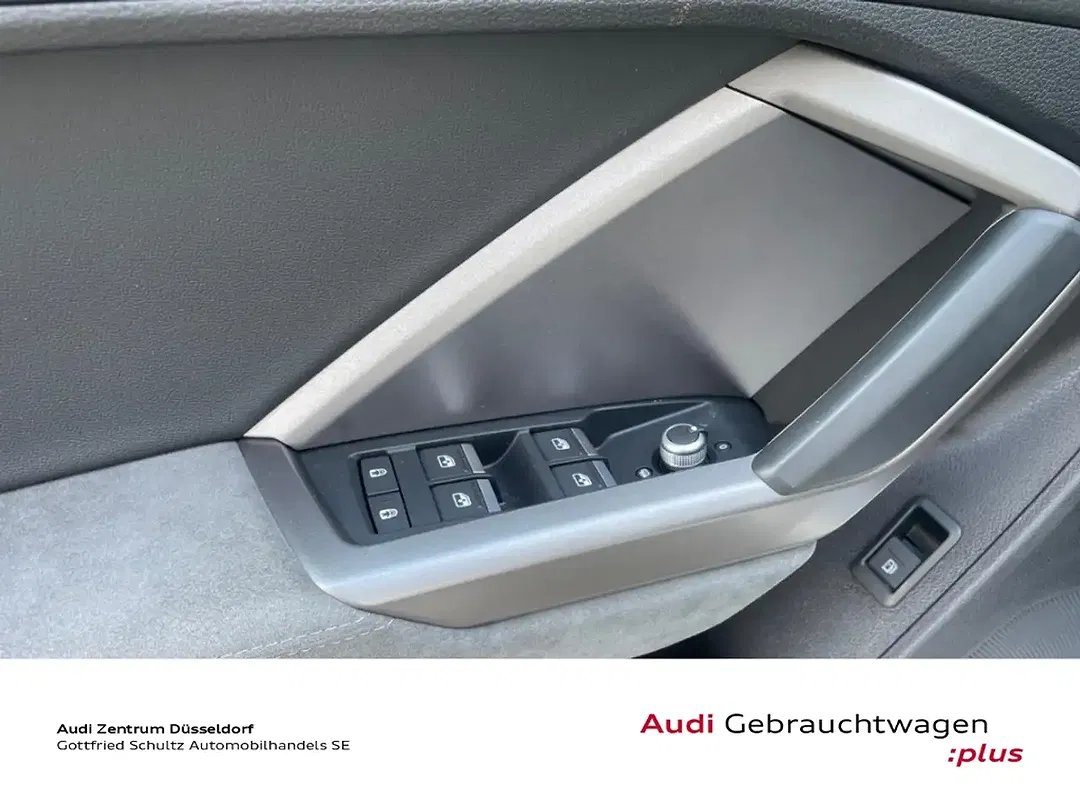 Audi Q3 - Thumbnail 11