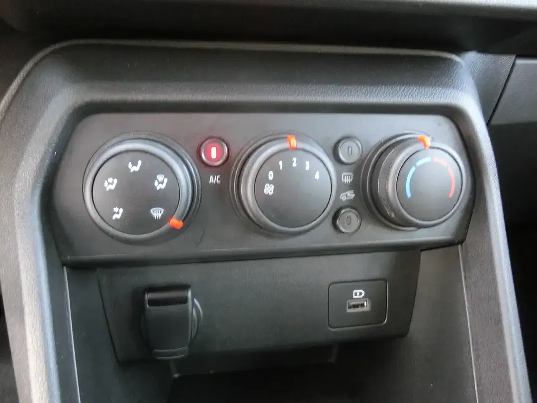 Dacia Sandero - Thumbnail 8