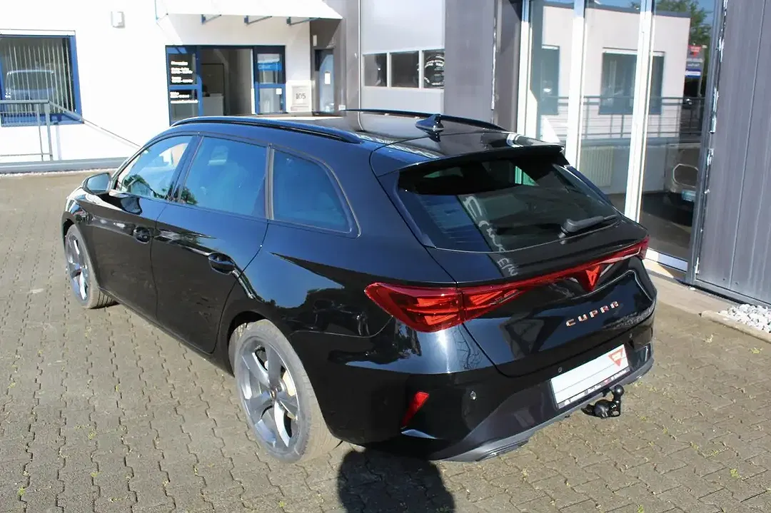 CUPRA Leon - Thumbnail 2