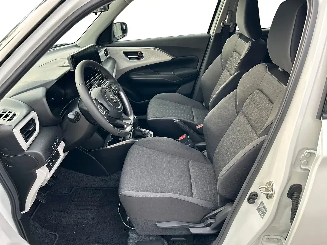 Suzuki Swift - Thumbnail 9