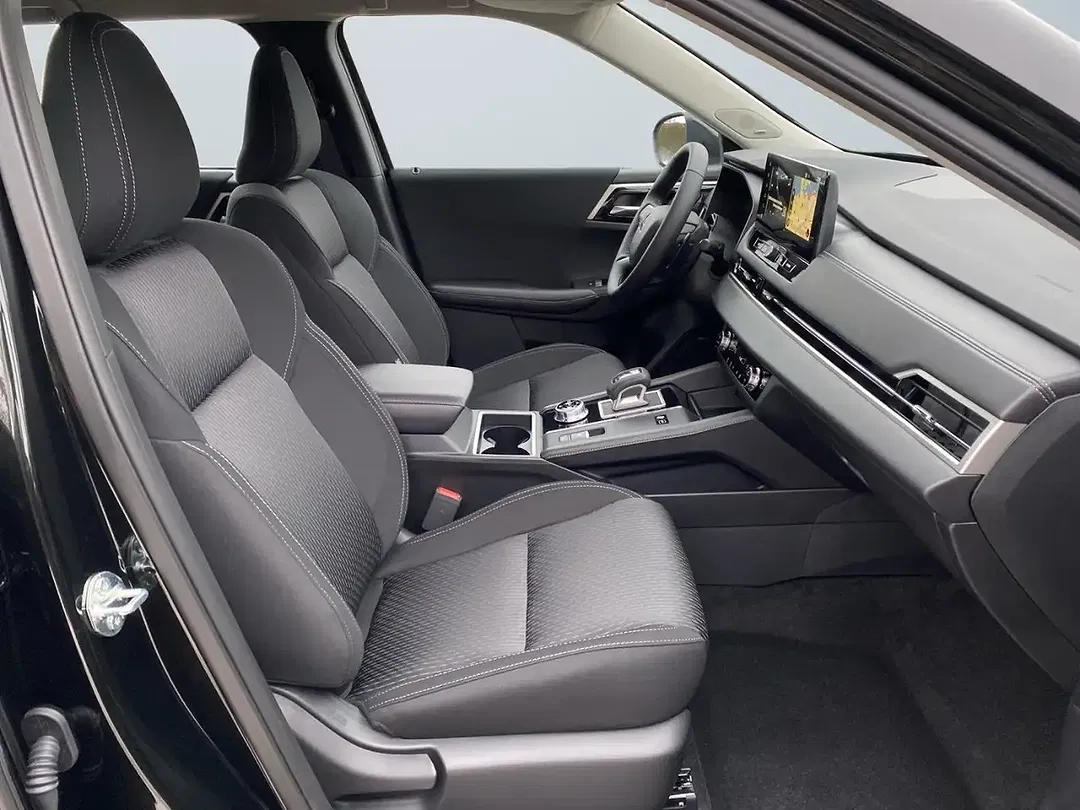 Mitsubishi Outlander - Thumbnail 10