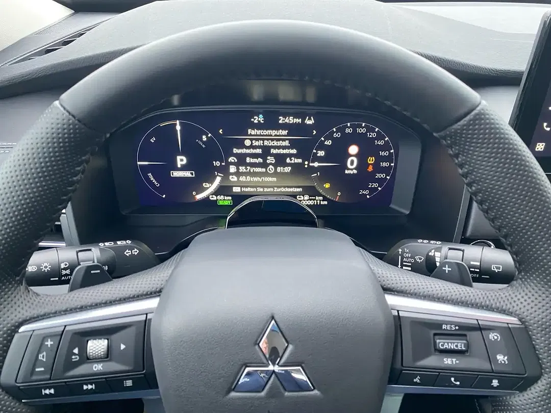Mitsubishi Outlander - Thumbnail 12