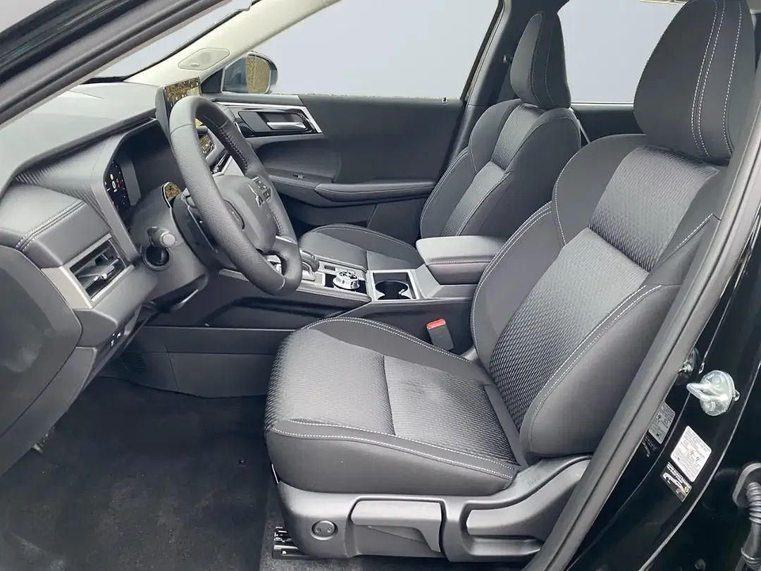 Mitsubishi Outlander - Thumbnail 7