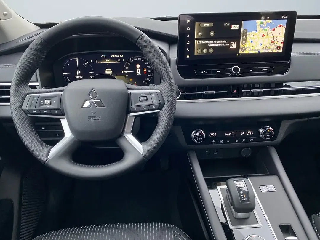 Mitsubishi Outlander - Thumbnail 8