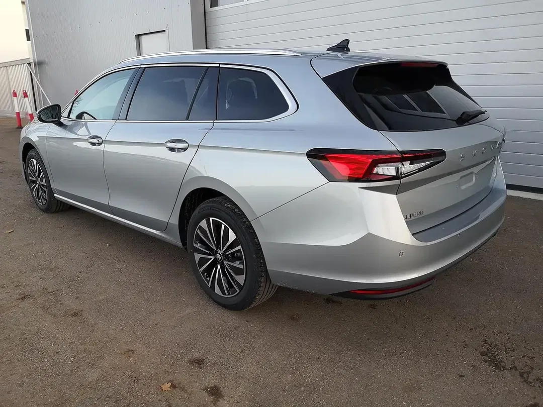 Skoda Superb - Thumbnail 2