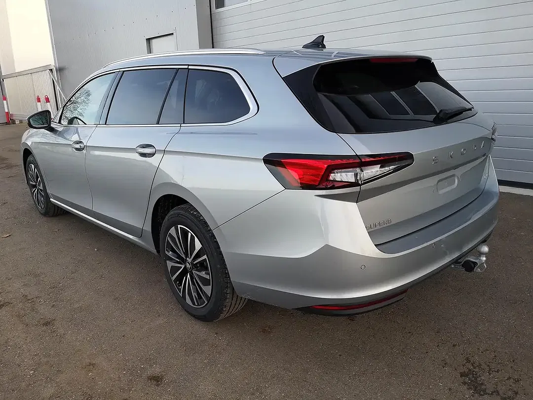 Skoda Superb - Thumbnail 3
