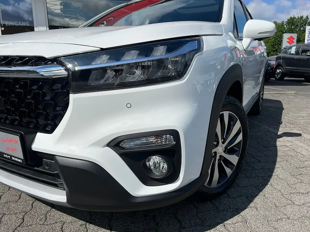 Suzuki S-Cross - Thumbnail 2