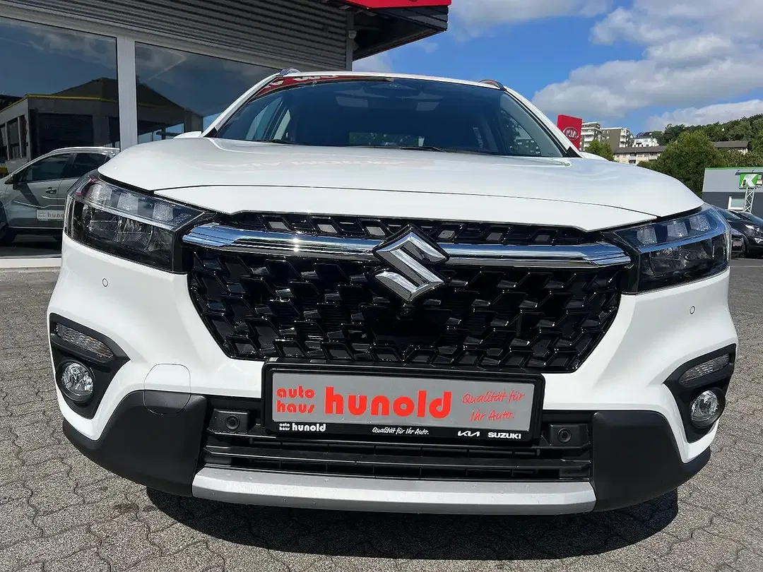 Suzuki S-Cross - Thumbnail 3