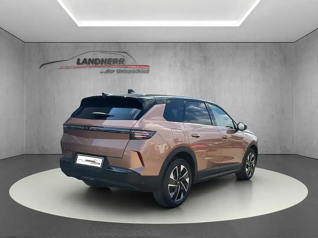 Opel Grandland - Thumbnail 3