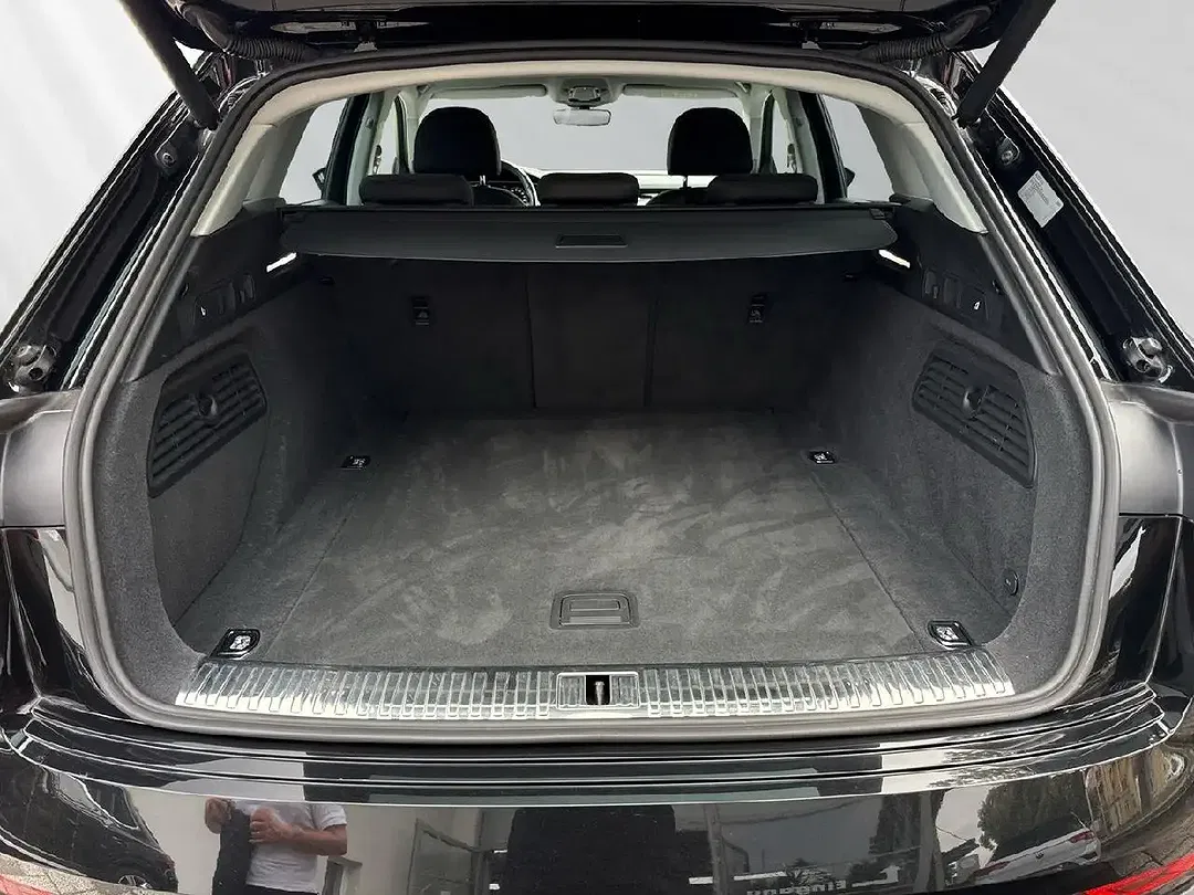 Audi e-tron - Thumbnail 6