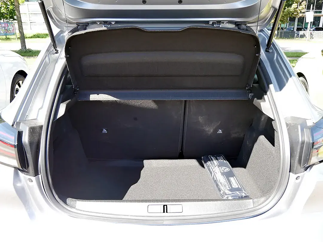 Peugeot 208 - Thumbnail 14