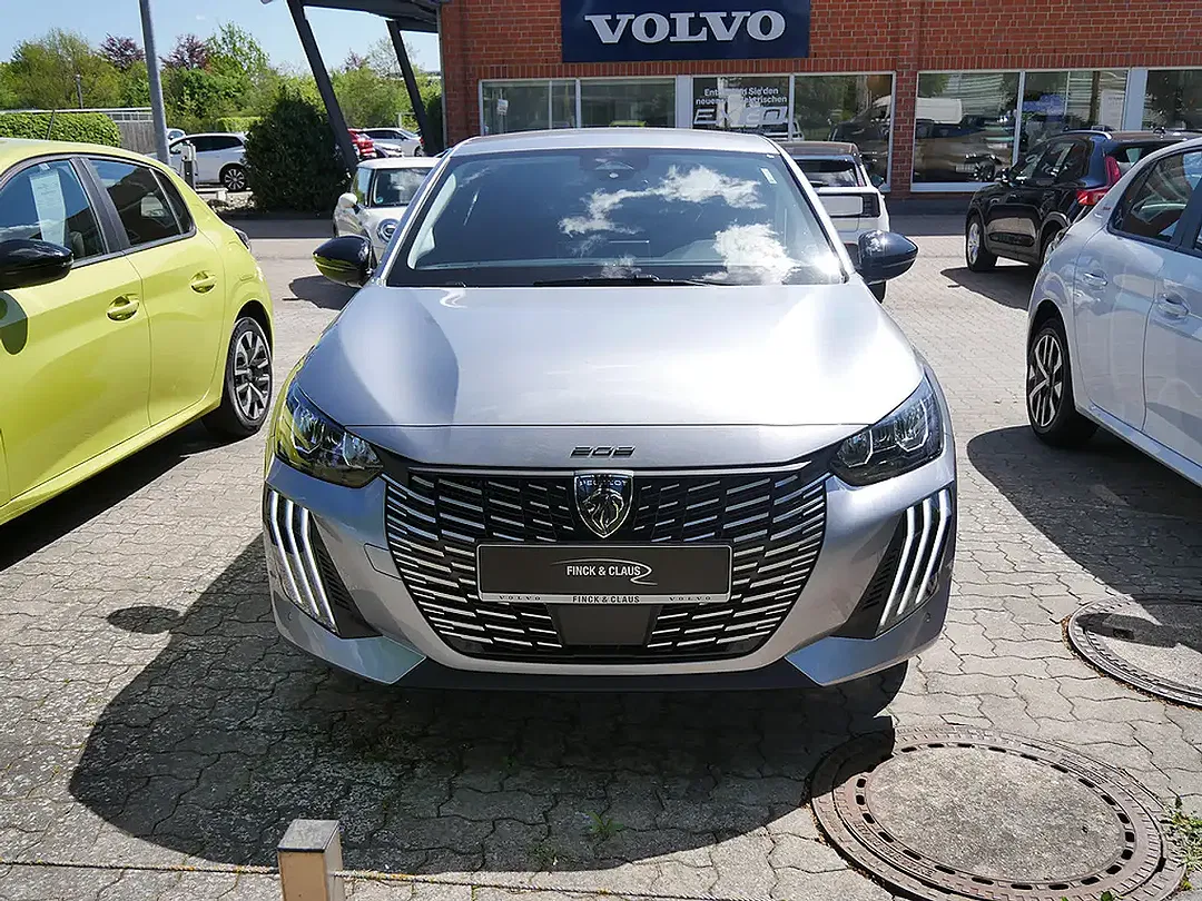 Peugeot 208 - Thumbnail 2