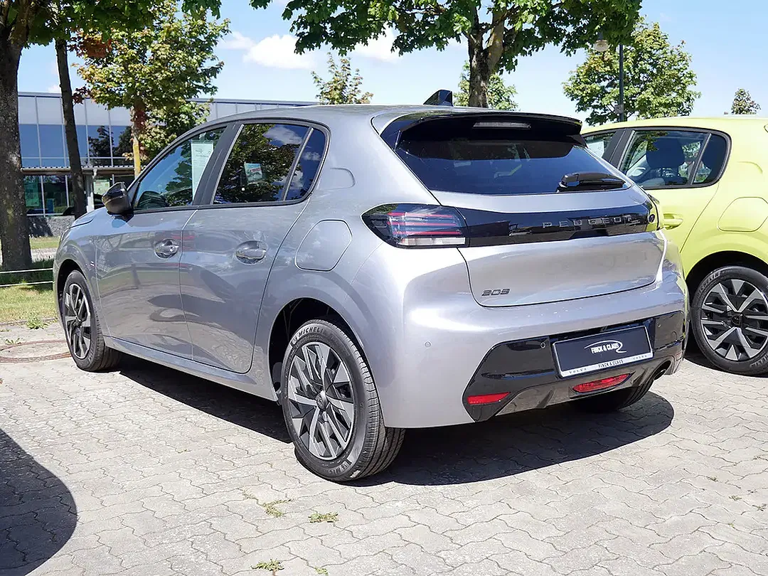 Peugeot 208 - Thumbnail 6