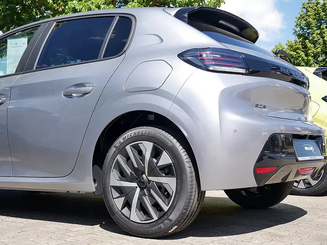 Peugeot 208 - Thumbnail 7