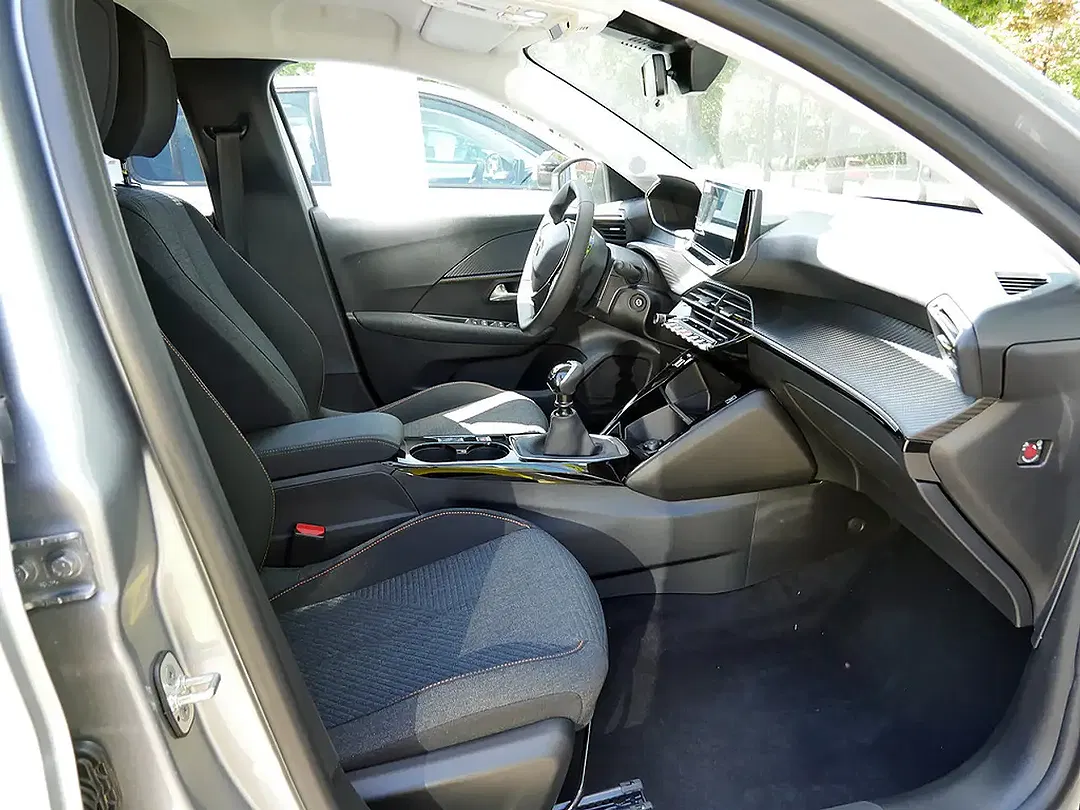 Peugeot 208 - Thumbnail 9