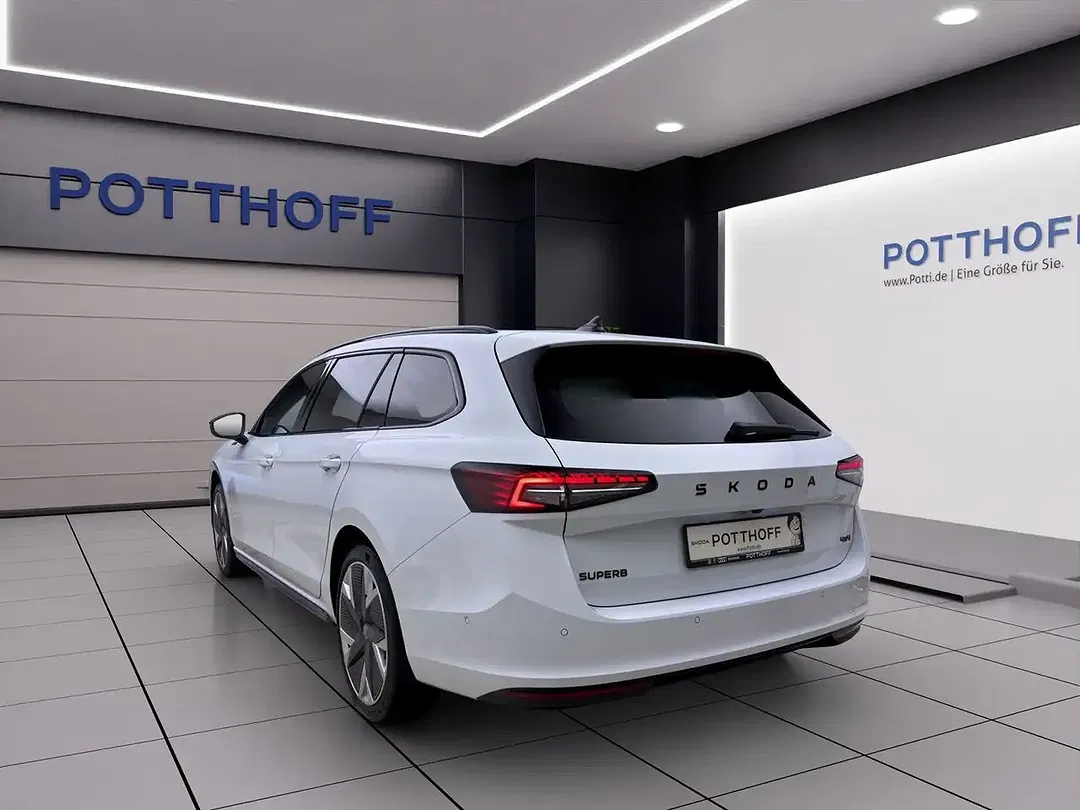 Skoda Superb - Thumbnail 3