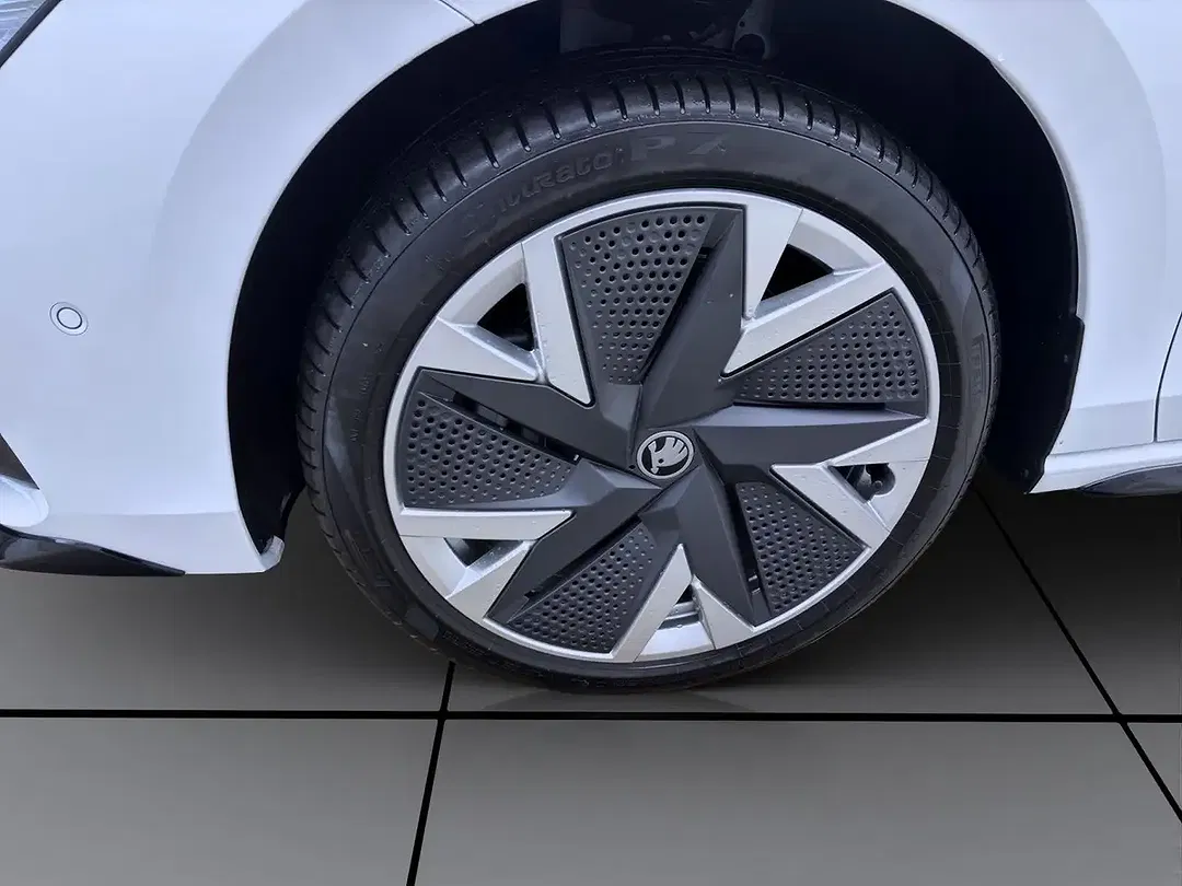 Skoda Superb - Thumbnail 9