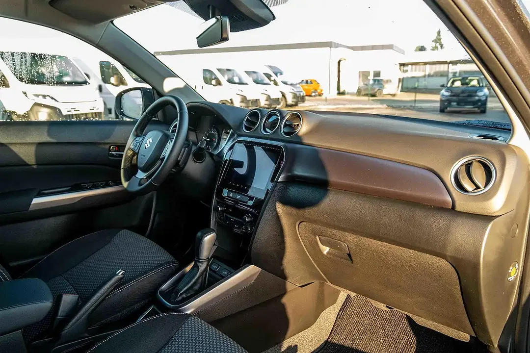 Suzuki Vitara - Thumbnail 13