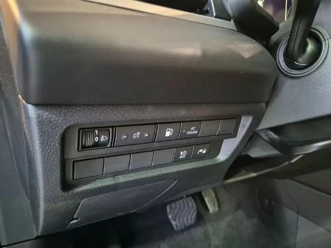Mitsubishi Outlander - Thumbnail 12