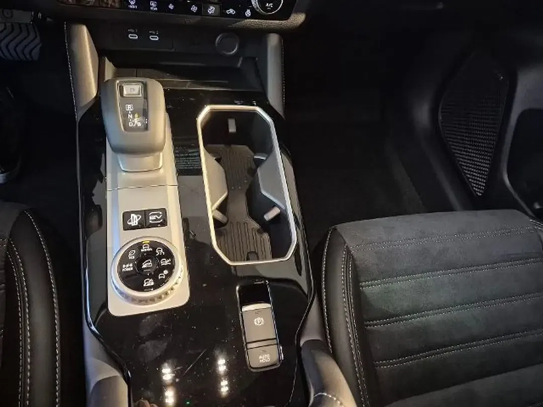 Mitsubishi Outlander - Thumbnail 17
