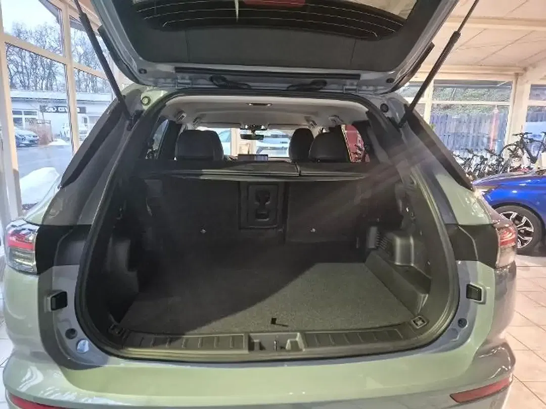 Mitsubishi Outlander - Thumbnail 9
