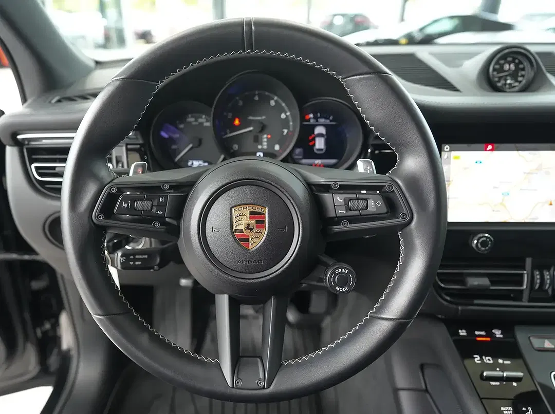 Porsche Macan - Thumbnail 15