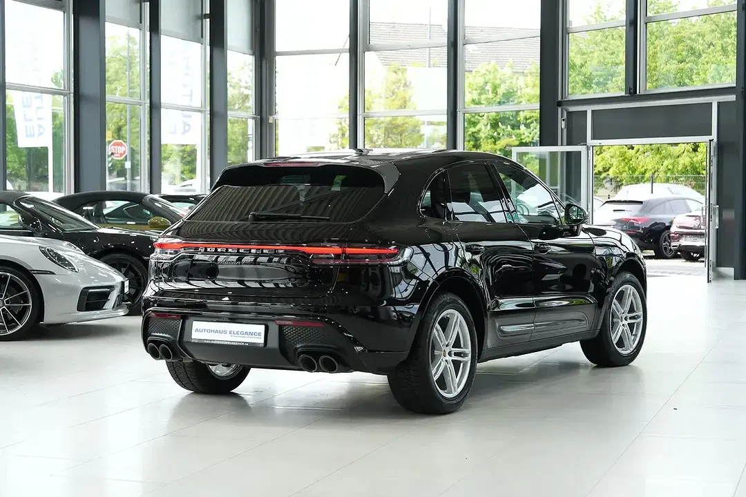 Porsche Macan - Thumbnail 2