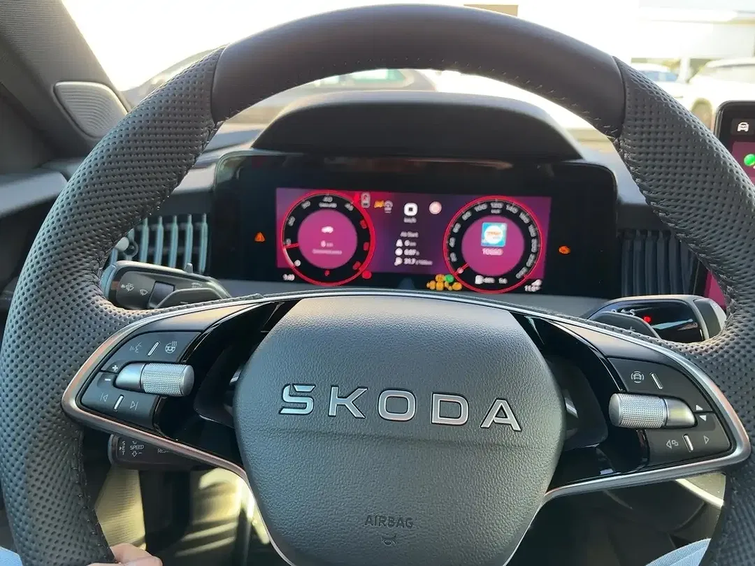 Skoda Superb - Thumbnail 10