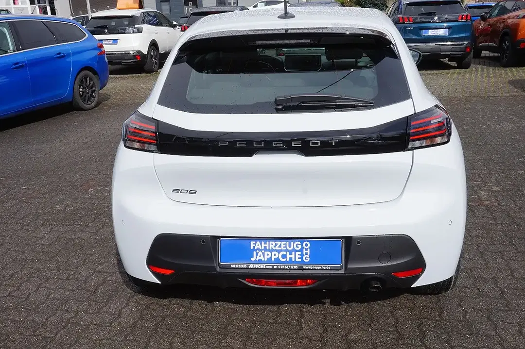 Peugeot 208 - Thumbnail 6