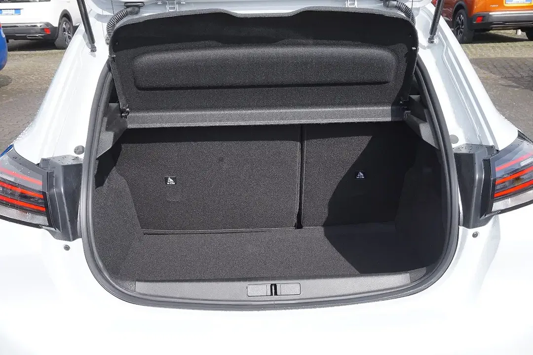 Peugeot 208 - Thumbnail 7