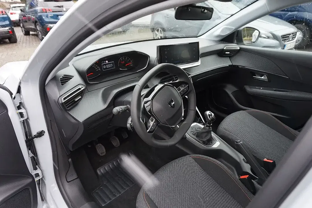 Peugeot 208 - Thumbnail 8