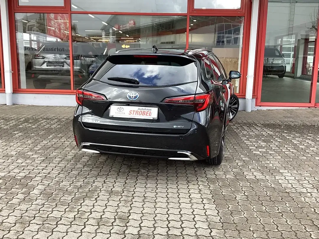 Toyota Corolla - Thumbnail 3
