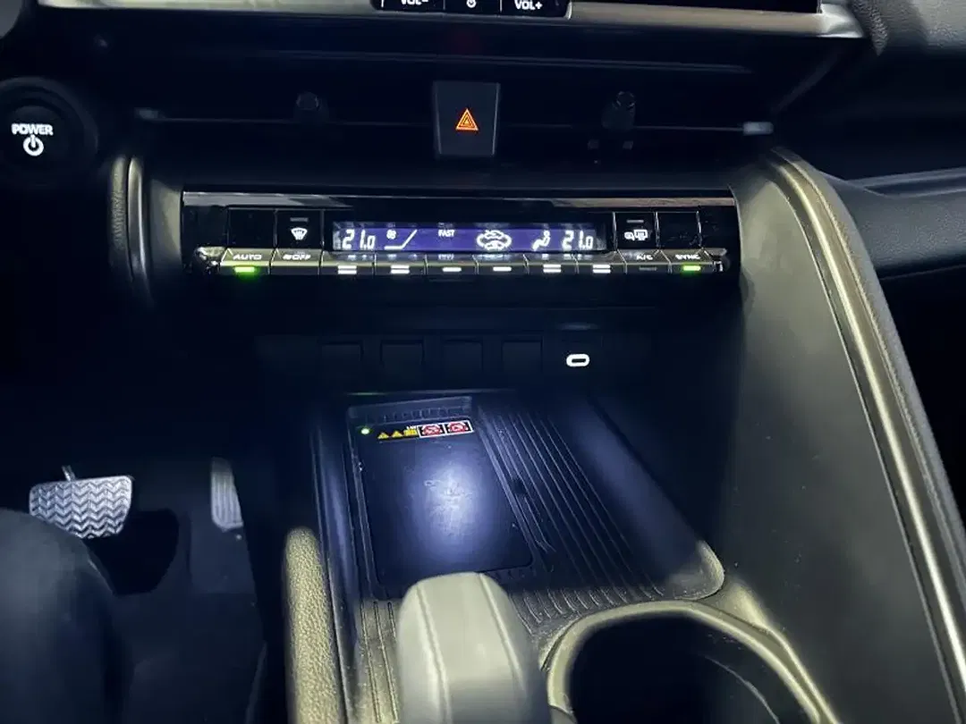 Toyota C-HR - Thumbnail 7